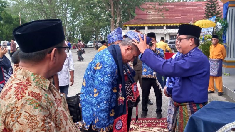 Semarak Perhelatan Akbar MTQ XLI Tingkat Provinsi Riau 2023,  Kadisperindag Inhu Bersama Camat Seberida Sambut Kafilah Kuansing