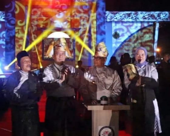 Dihadiri  Pejabat Daerah 12 Kabupaten Kota, Plt Gubri Buka MTQ ke XLI Tahun 2023