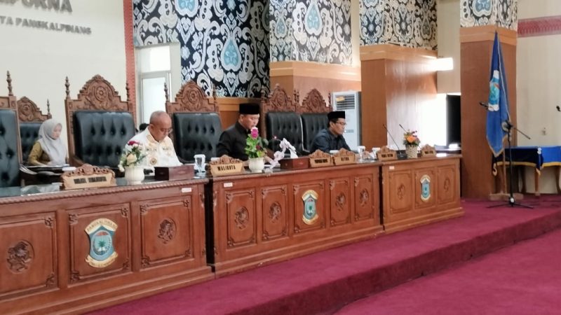 Tujuh Fraksi Menyetujui Usulan Pemberhentian Walikota dan Wakil Walikota Pangkalpinang Periode 2018-2023