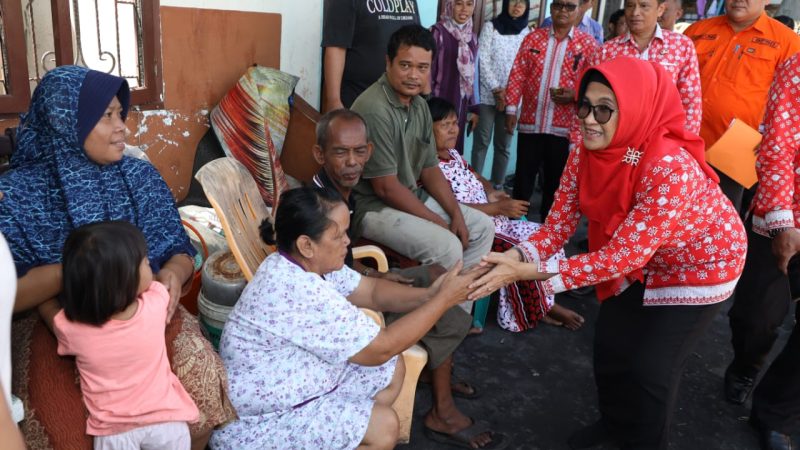 Wali Kota dr Susanti Dewayani, SpA Kunjungi Keluarga Korban Kebakaran Rumah di Siantar Barat Pematang Siantar