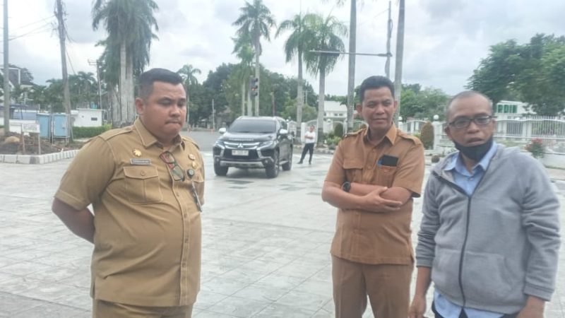 Topan Bantah Proyek Rekonstruksi Jalan Senilai Rp. 1,7m Gunakan Keramik