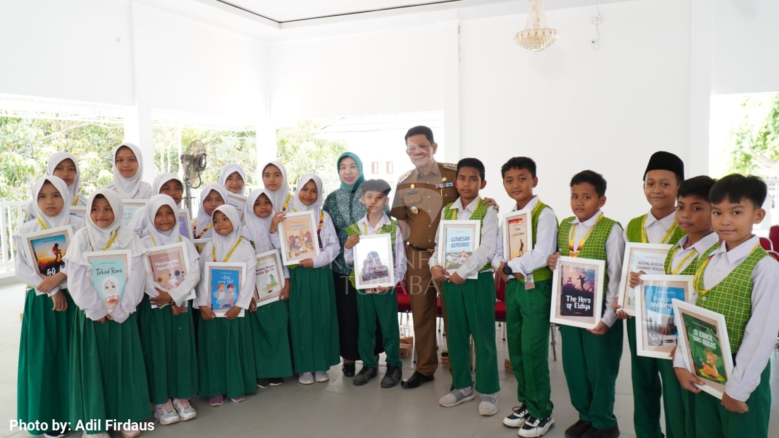 Hanita F. Firsada Apresiasi Siswa Siswi MIM Nurul Iman Pulung Kencana