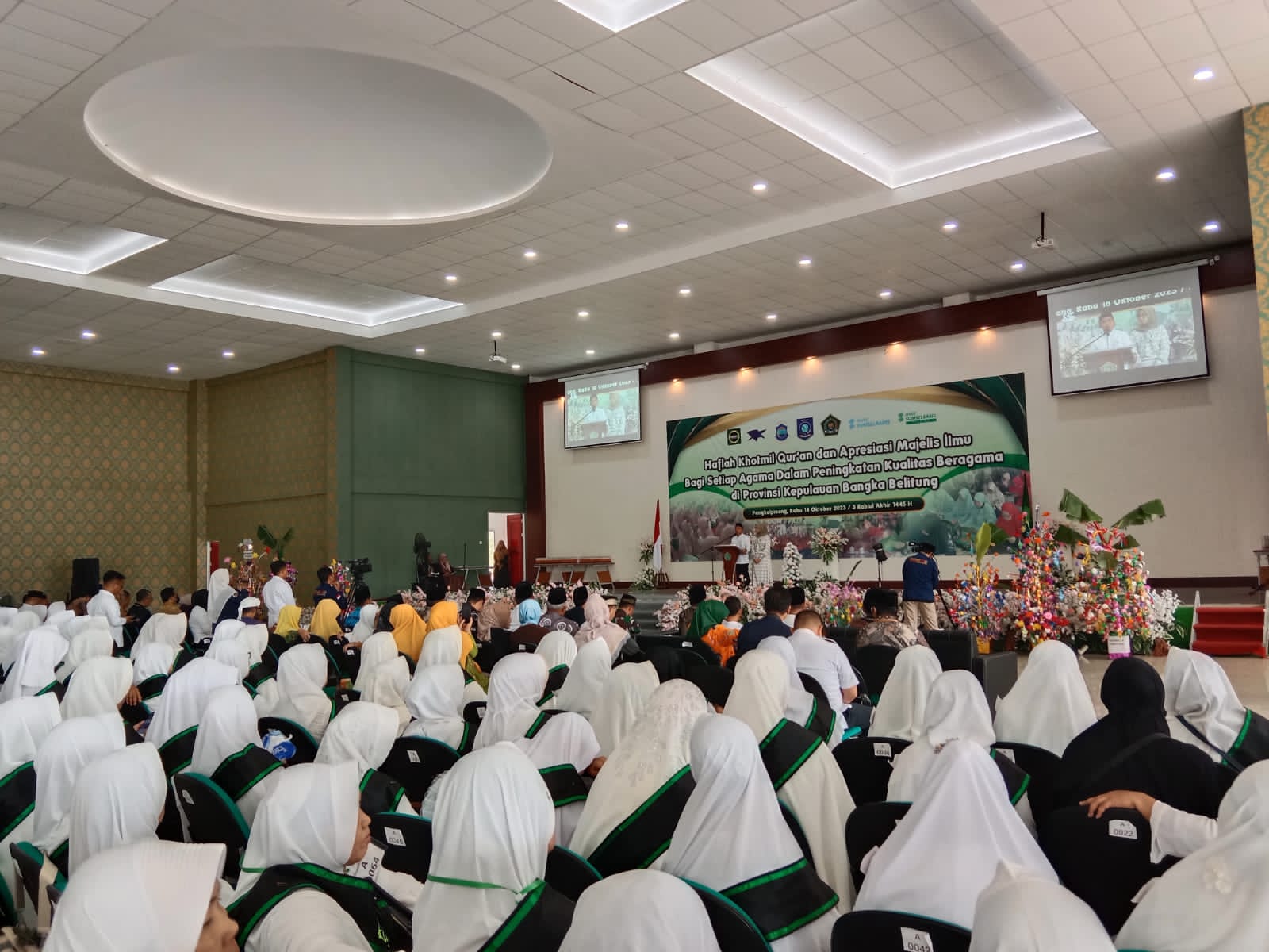 Wujud Nyata Toleransi, Enam Agama Bareng Pada Haflah Khotmil Qur’an dan Apresiasi Majelis Ilmu, Molen : Emak-Emak Juga Bisa Di Wisuda