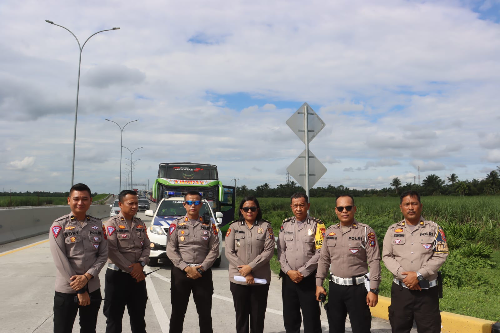 Polres Langkat Lepas Keberangkatan 2.000 (dua ribu) Santri,Ikut Gebyar Seni Budaya Ke Istana Maimun