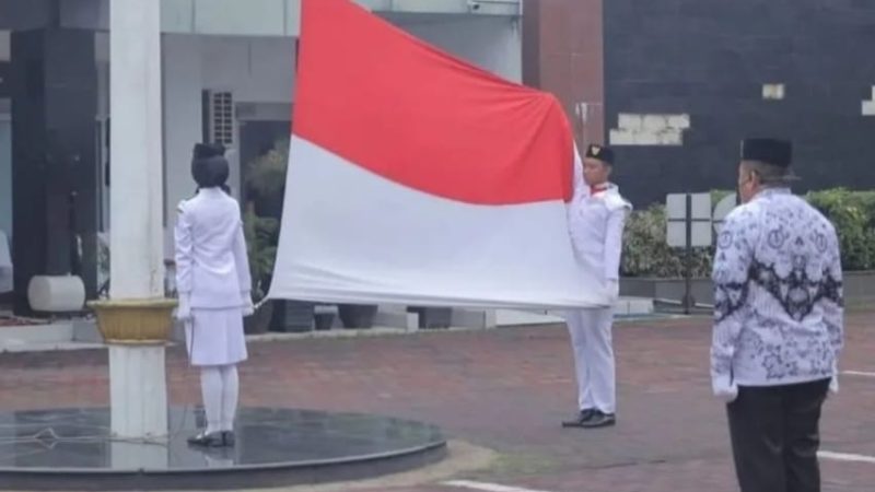 HGN Ke- 78 Tahun 2023, Kepala Sekolah SMPN 25 Jadi Pemimpin Upacara Di Pemkot Palembang