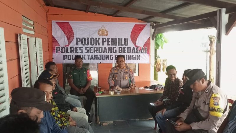 Polsek Tanjung Beringin Giat Pojok Pemilu Bersama Panwaslu dan PPK Jelang Pemilu 2024