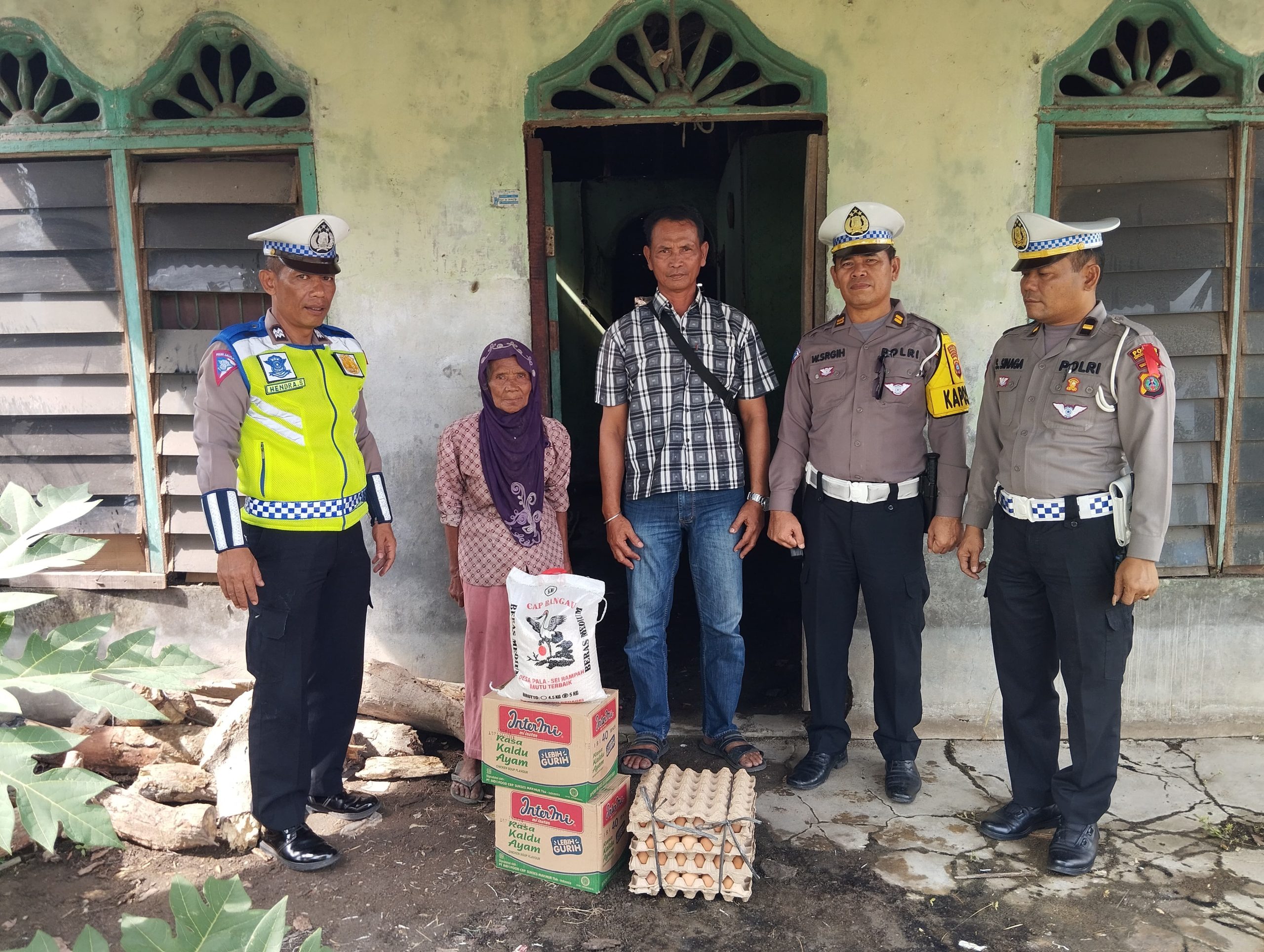 Jumat Berkah, Satlantas Polres Sergai Bantu Warga Kurang Mampu