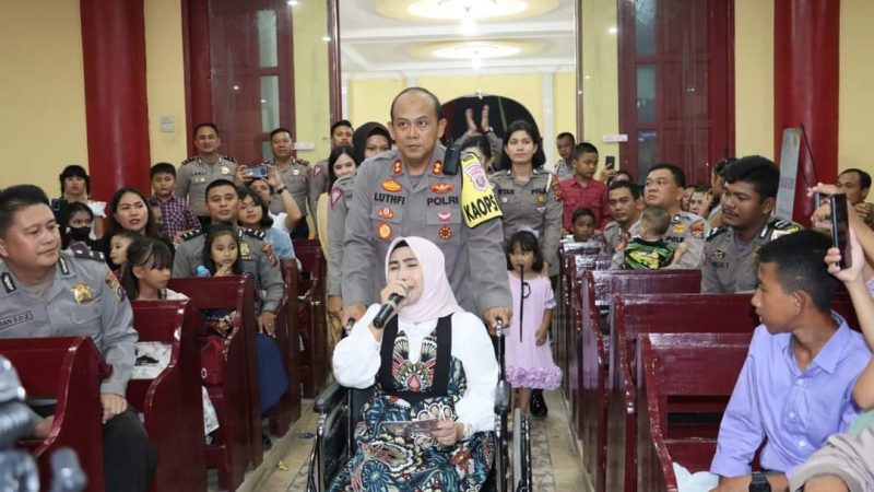Luar Biasa, Istri Kapolres Nias Ny. Lilis Lutfhi Harumkan Umat Kristiani