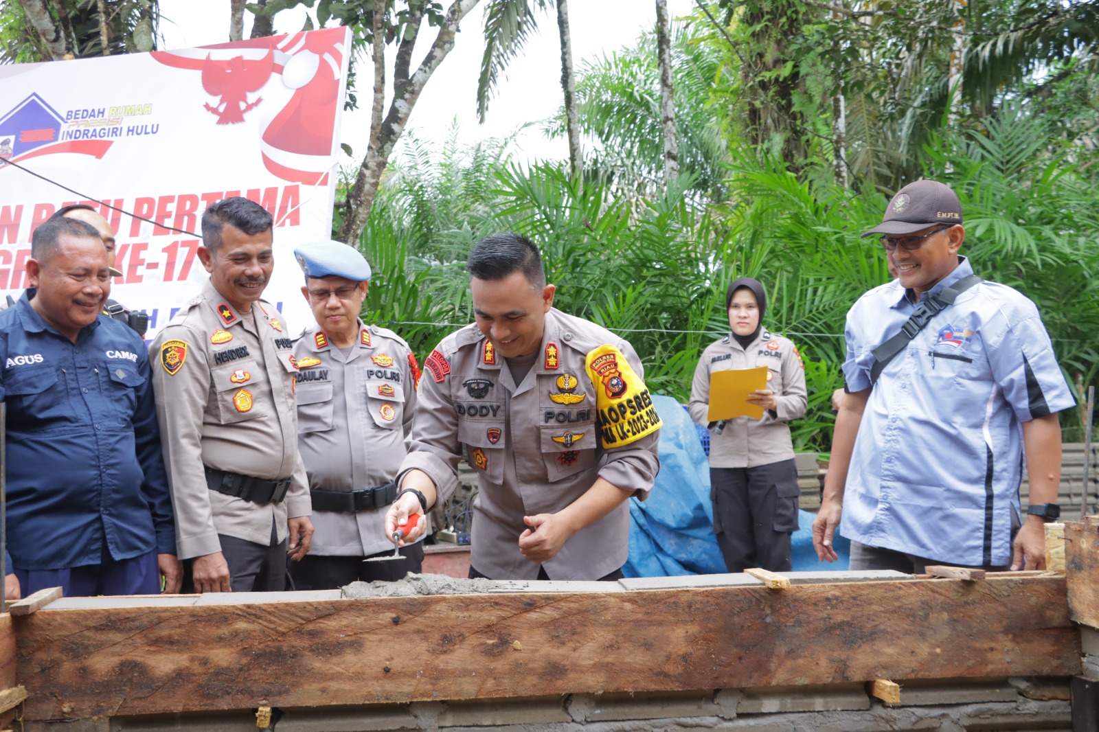 Progam Bersih, Kapolres Inhu Peletakan Batu Pertama  