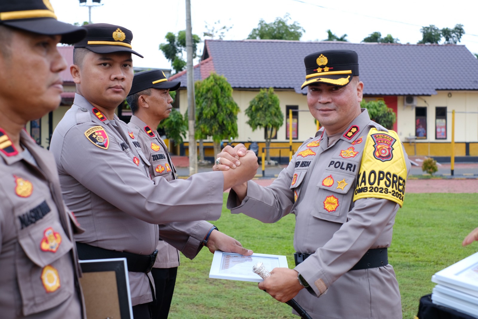 46 Personel Polres Aceh Utara Terima Piagam Penghargaan dari Kapolres