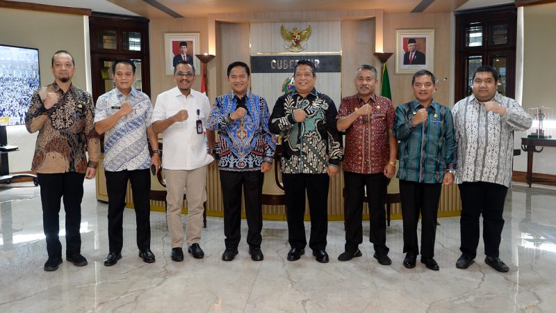 Pj Gubernur Sumut Ajak Kabupaten/Kota Terus Berinovasi Kembangkan Potensi Daerah