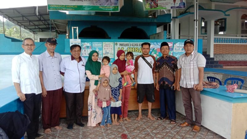 8 KK Nagari Kubang Terima Bantuan Kandang Dan Ayam