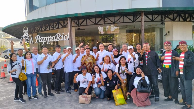 Rombongan Sahabat Mahfud Sumut Jemput Kedatangan Cawapres Mahfud MD di Kuala Namo