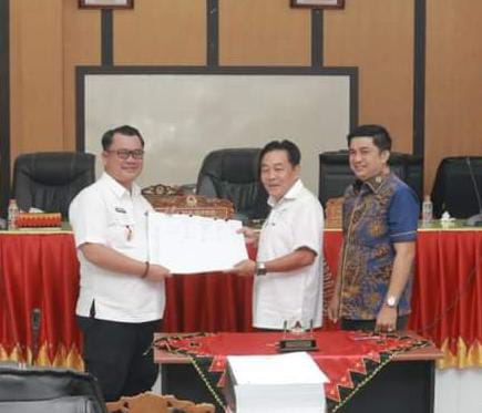 Gelar Rapat Paripurna, DPRD Setujui Sowa’a Laoli Jadi Walikota Gunungsitoli