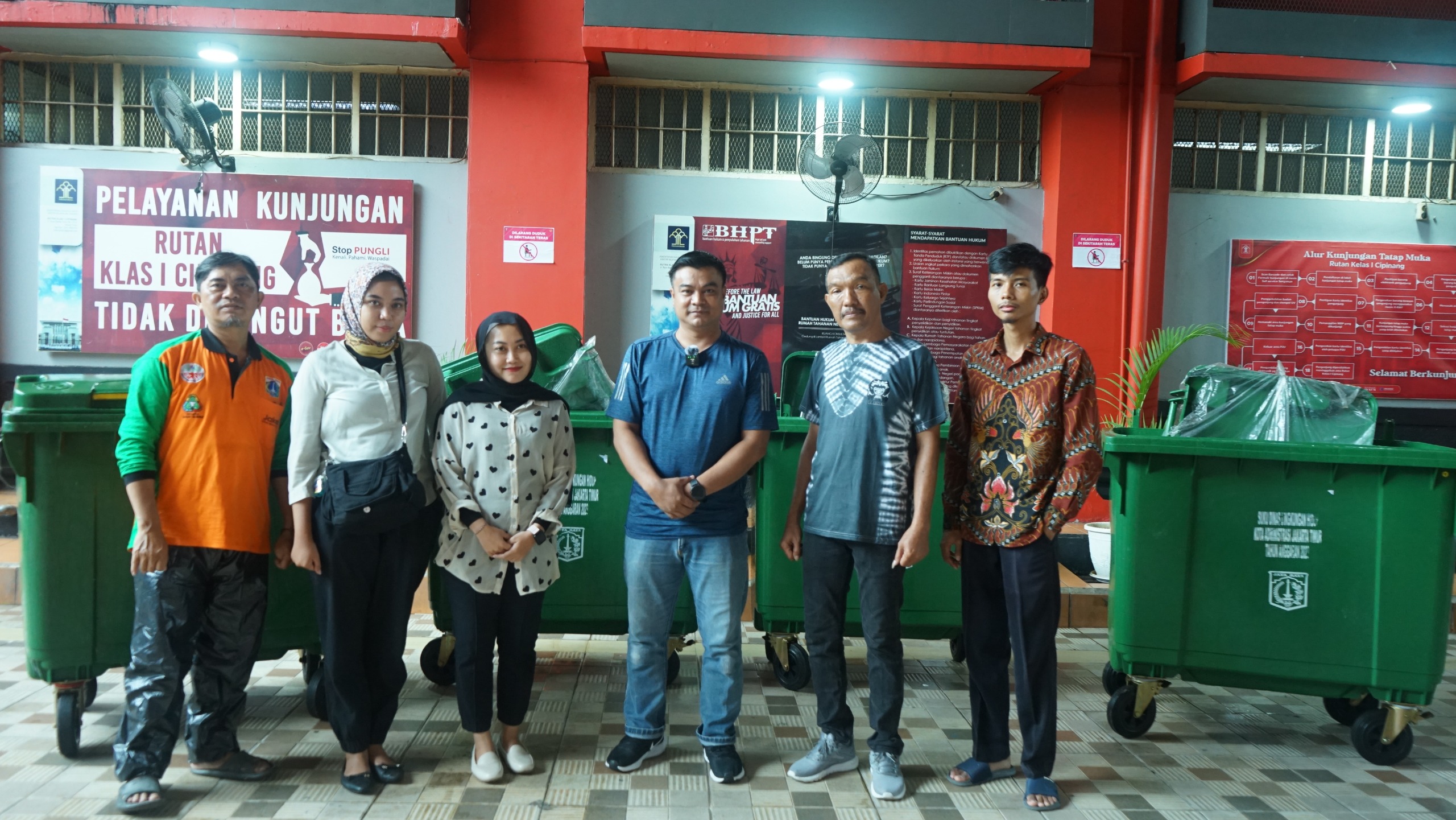 Jaga Kebersihan Lingkungan, Rutan Cipinang Dapat Bantuan Tong Dustbin Dari Suku Dinas Lingkungan Hidup Jakarta Timur