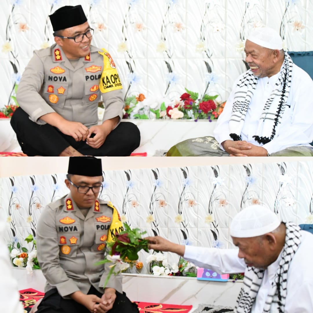 Abu Paya Pasi Peusijuk Kapolres Aceh Timur