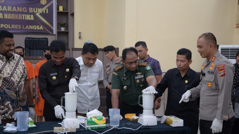 Polres Langsa Musnahkah Sabu Seberat 3.308,75 Gram Dengan Blender