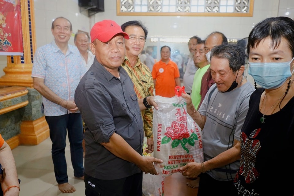 Walikota Tanjungbalai Beri Sembako