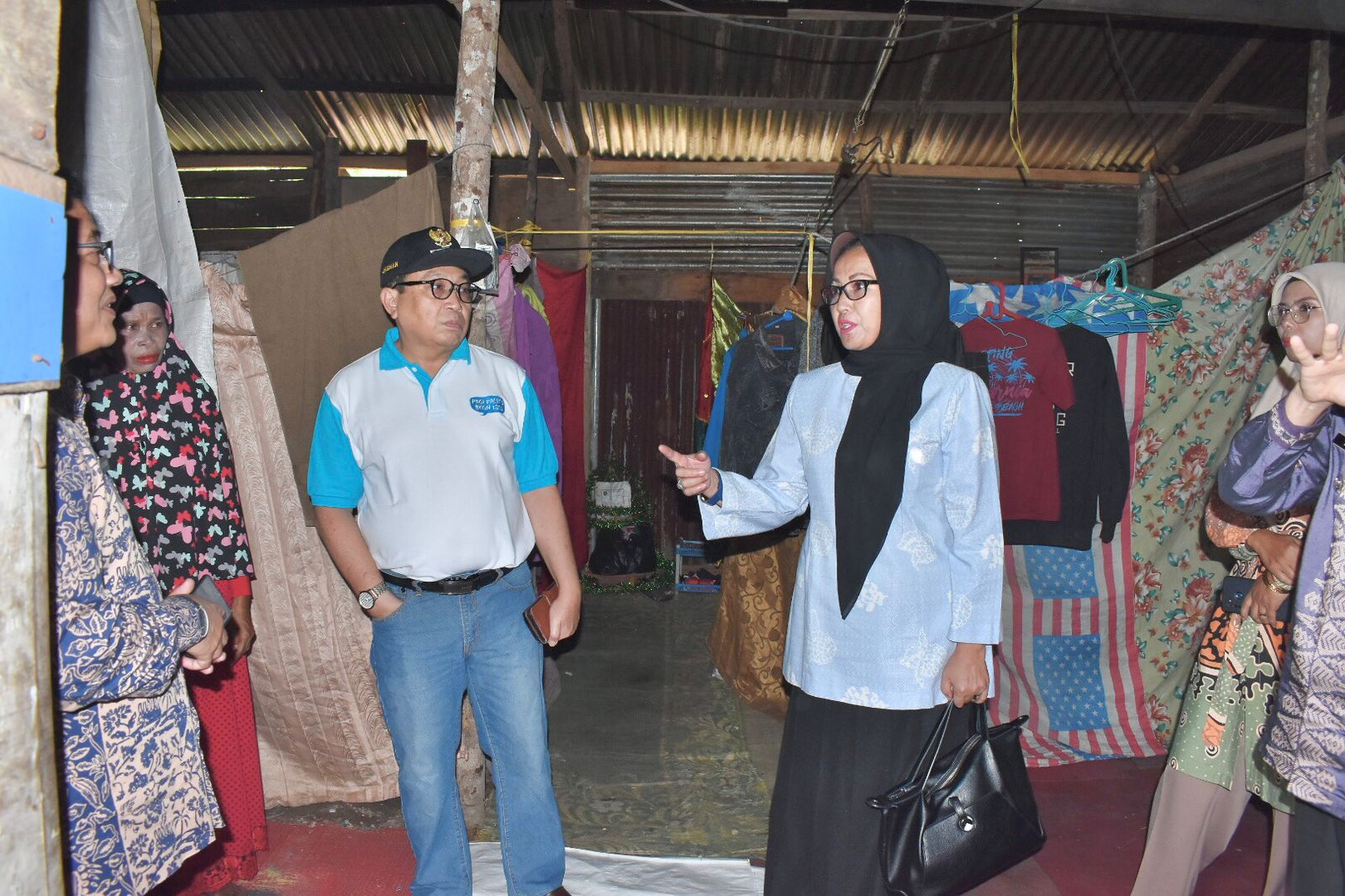 Bantuan Stimulan,Pj Wali Kota Jasman Bersama Ketua TP-PKK Tinjau Kediaman M.Yusuf