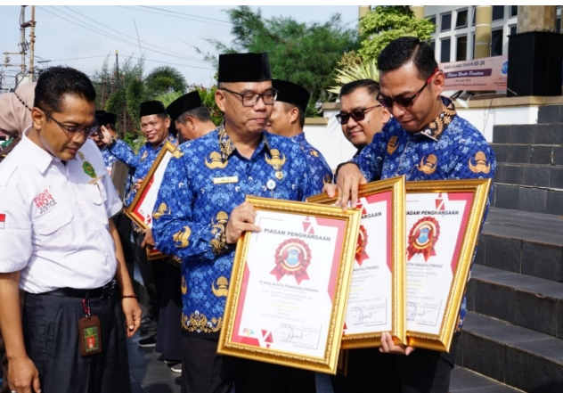 Sejumlah OPD di Pemkot Pangkalpinang Dapat Penghargaan Inovasi Daerah pada upacara Hari Korpri ke-52