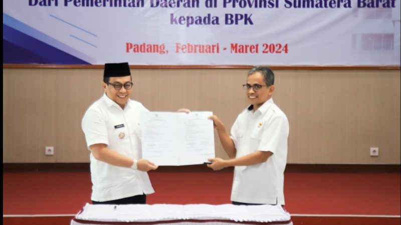 Pj Wali Kota Payakumbuh Serahkan LKPD 2023 ke BPK-RI Perwakilan Sumbar