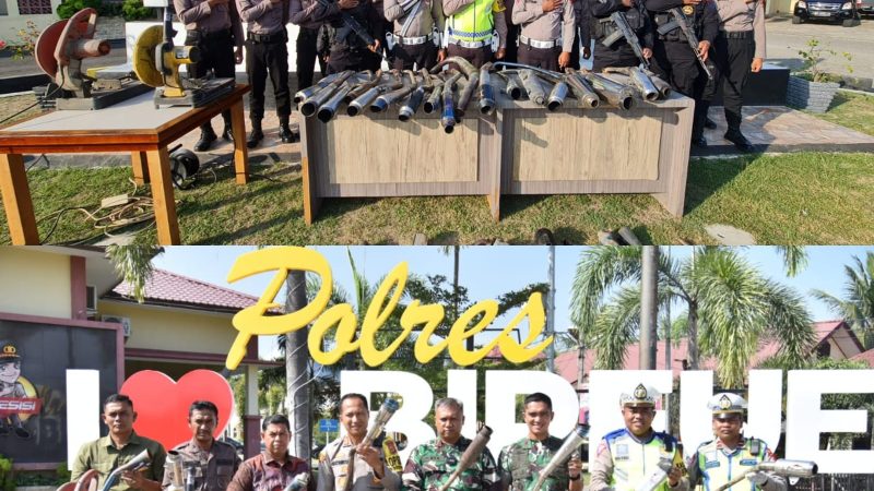 Tidak Sesuai Spesifikasi, Satlantas Polres Bireuen Musnahkan Puluhan Knalpot Brong