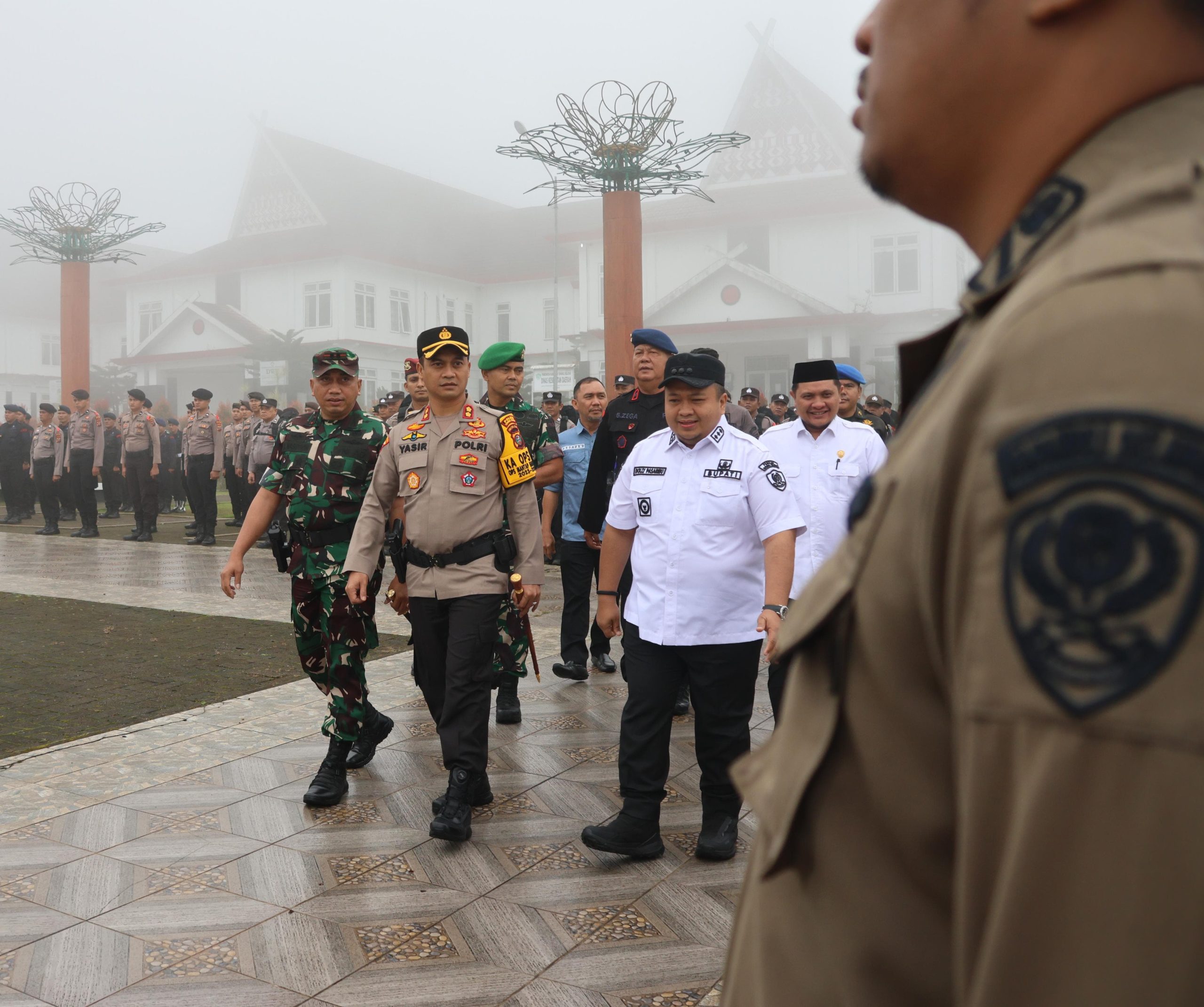 Bupati Tapsel Hadiri Apel Pergeseran Pasukan Jelang Pemilu 2024