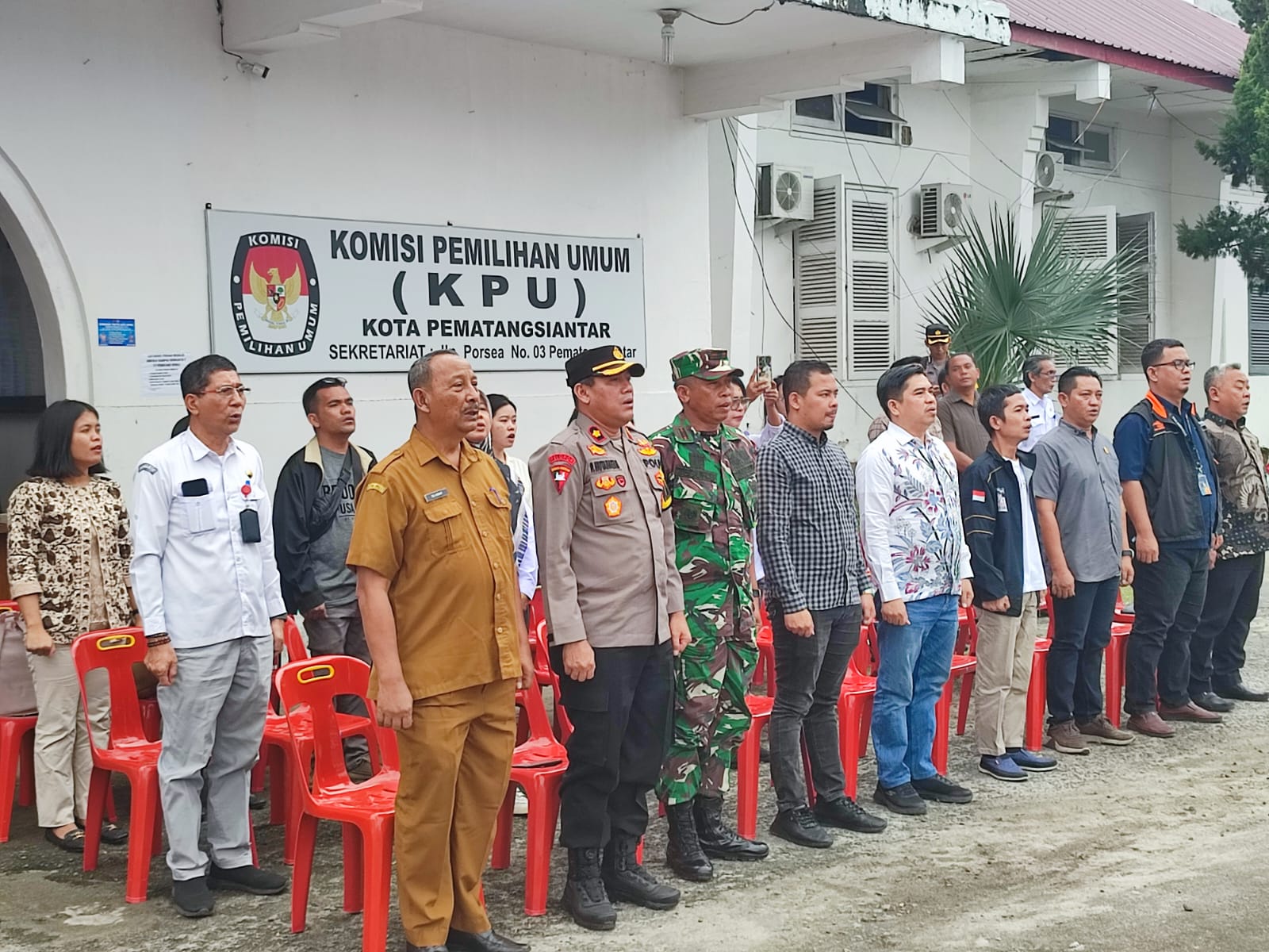 Wakapolres Pematangsiantar Hadiri Pelepasan Distribusi Logistik Pemilu Tahun 2024