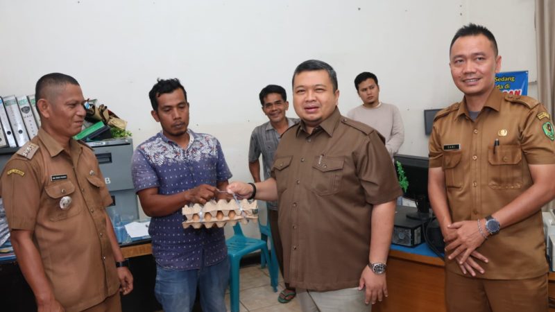 Bupati Tapsel Santuni Keluarga Korban Kebakaran di Angkola Barat