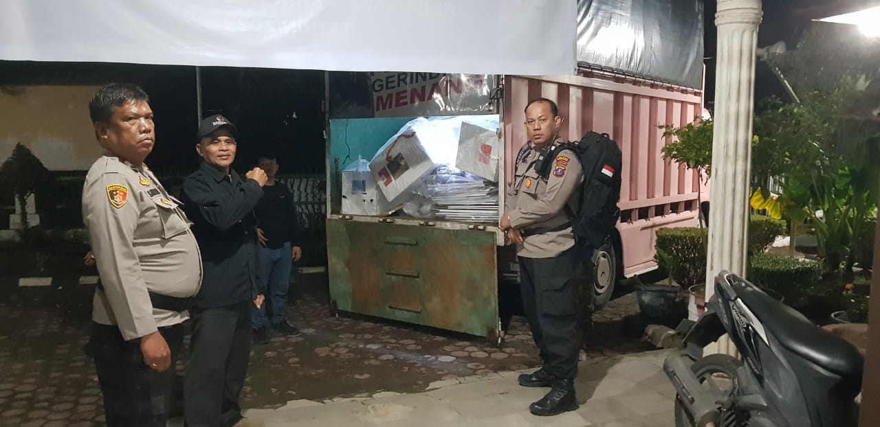 Polres Pematangsiantar Kawal Kotak Suara Pemilu Dari Kelurahan Hingga Kecamatan Hingga Dini Hari