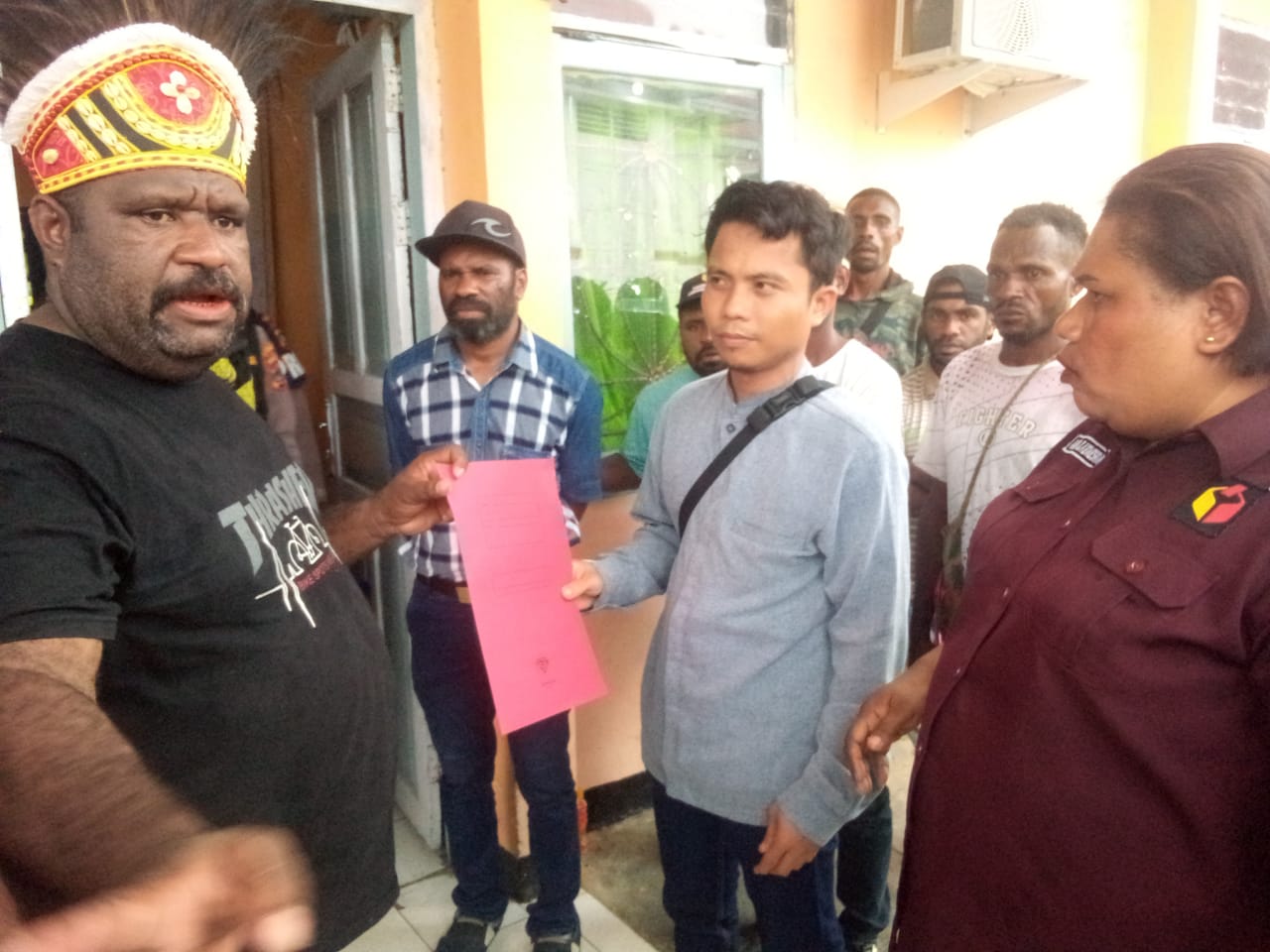 Sejumlah Caleg DPRD dan DPR Provinsi Mendatangi Kantor Bawaslu Sorong Selatan, Meminta Akmal Muntasir Segera di copot dari Jabatannya