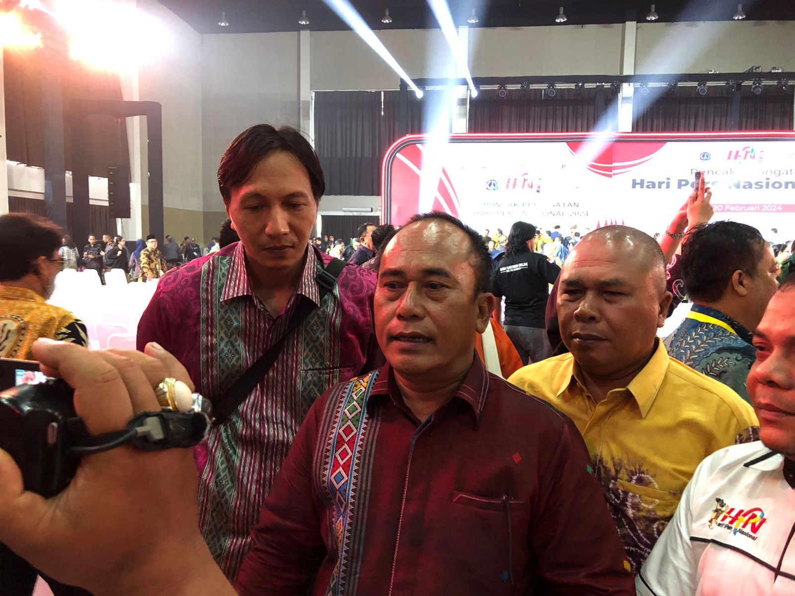Dihadapan Presiden pada HPN 2024, Ketua DKP PWI Sumut M Syahrir Terima Press Card Number One