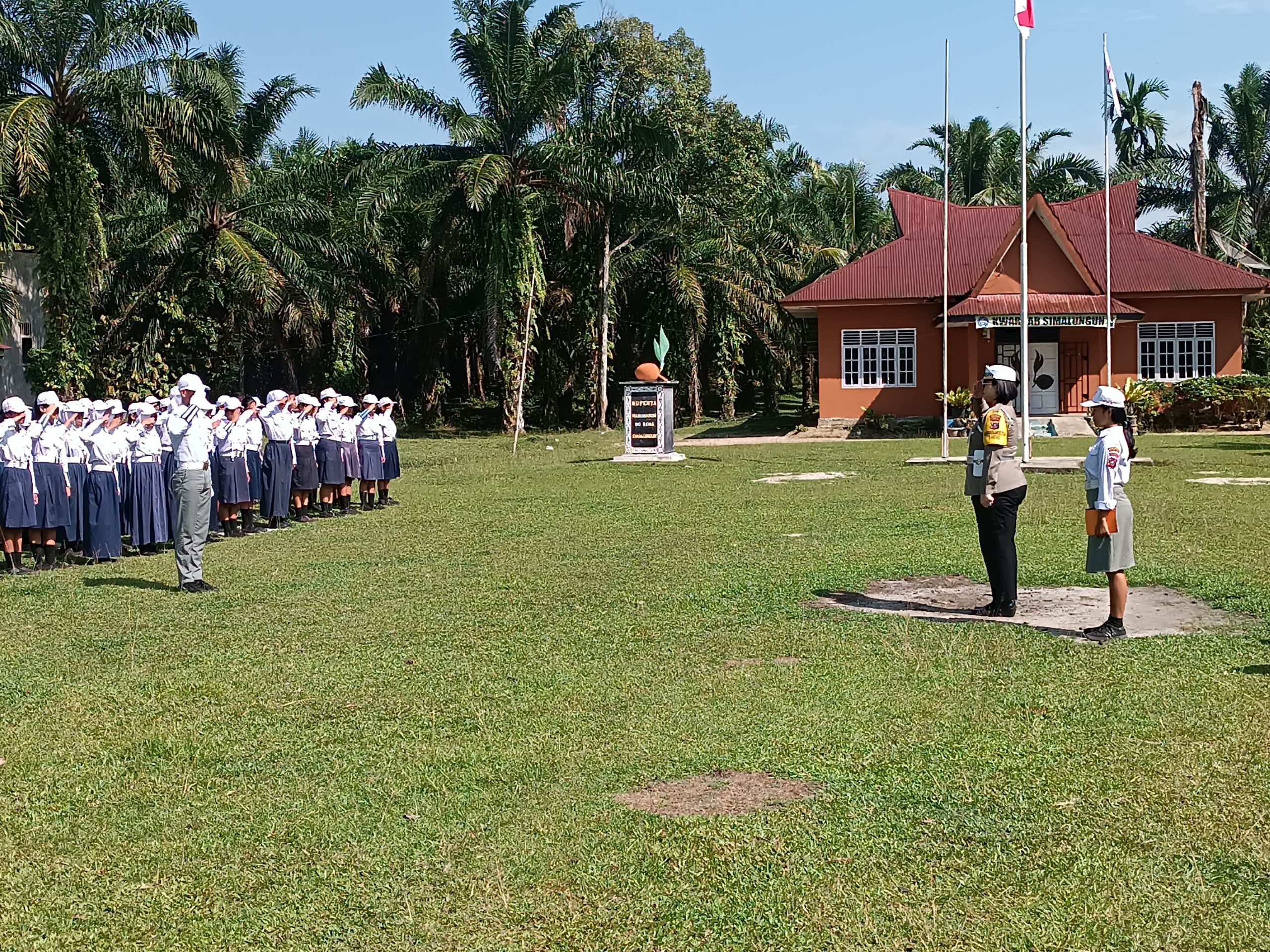 Perkemahan Sabtu Minggu Patroli Keamanan Sekolah Dibuka, Kasat Lantas Polres Pematangsiantar Bertindak Selaku Pimpinan Upacara