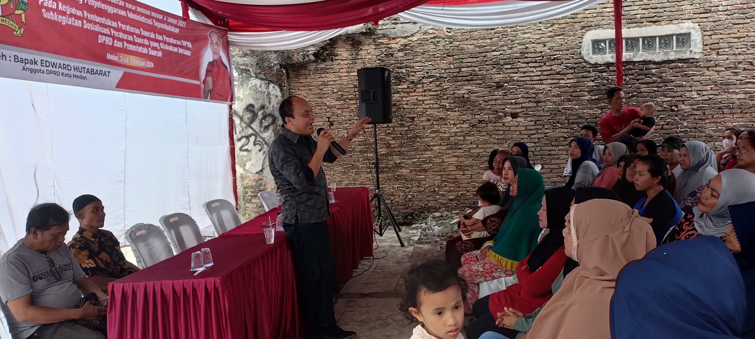 Saat Pelaksanaan Sosperda No.3 Tahun 2021, Edward Diminati Ibu Ibu di Jalan Istiqomah Helvetia Timur