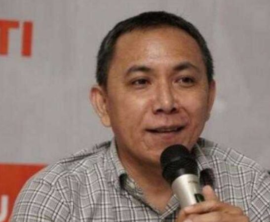 Pengamat Politik P3S, Jerry Massie : Biar Kabinet Nyaman, Jokowi Harus Reshuffle Menteri yang Berseberangan