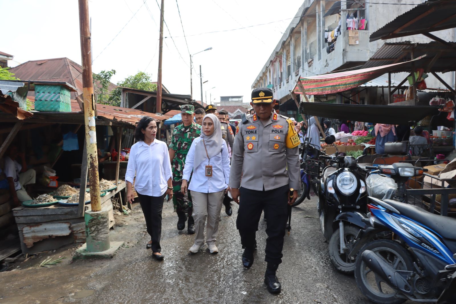 Kapolres Tanjung Balai Bersama Sekda Pemko Turun Ke Pasar Tradisional