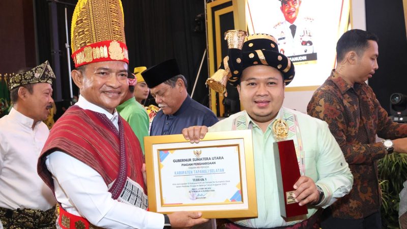Pemkab Tapsel Terima 2 Penghargaan dari Pj Gubernur Sumut
