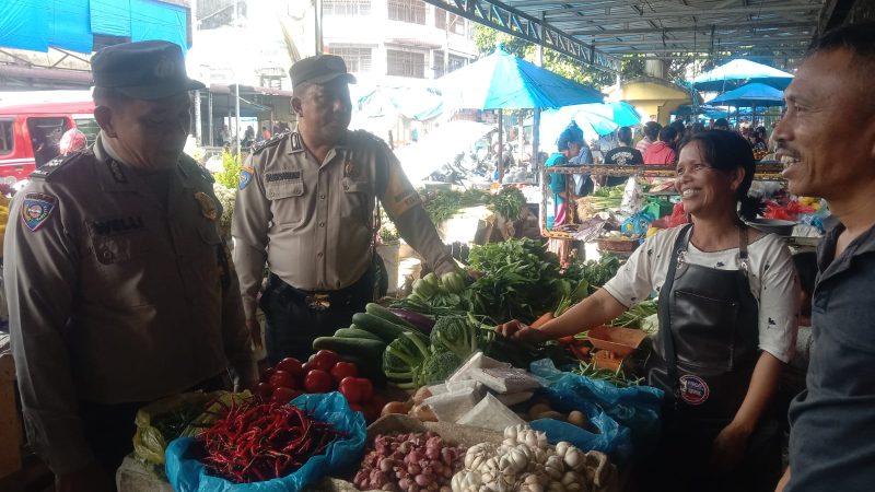 Jelang Rahmadan, Polsek Siantar Barat Cek Ketersediaan Bahan Pangan di Pasar Horas