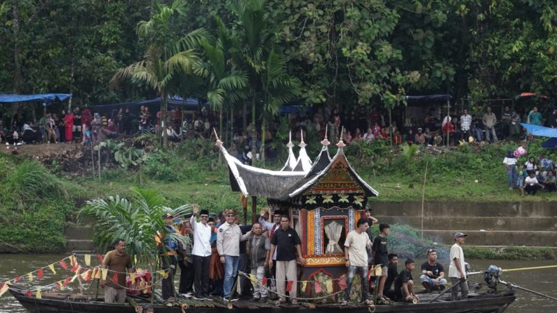 Meski Mendung, Potang Balimau 2024 Berlangsung Semarak
