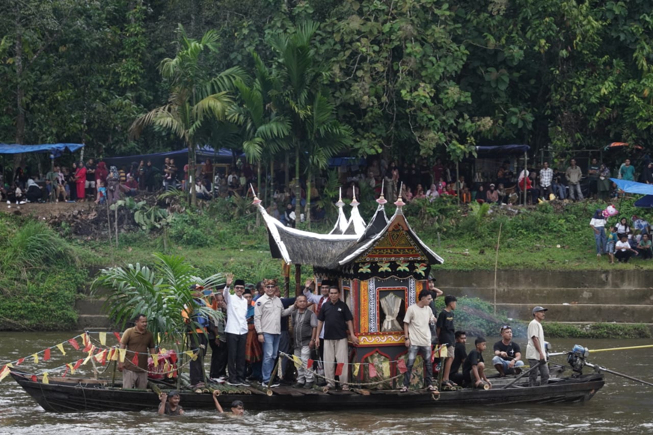 Meski Mendung, Potang Balimau 2024 Berlangsung Semarak