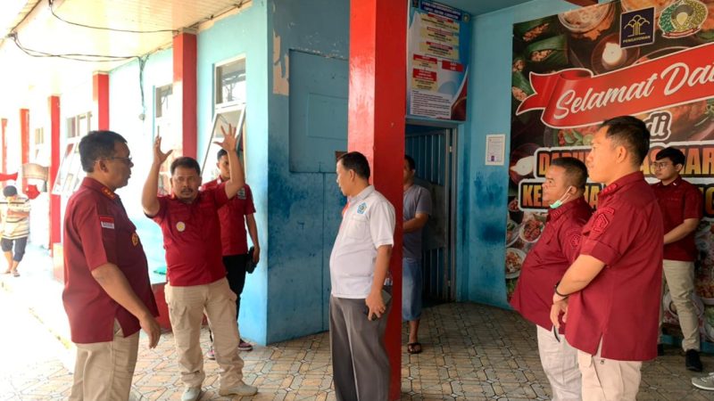 Demi Memenuhi Kualitas Gizi Warga Binaan, Kalapas Narkotika Kelas IIA Pematangsiantar Turun Langsung Monitoring Kondisi Dapur Lapas