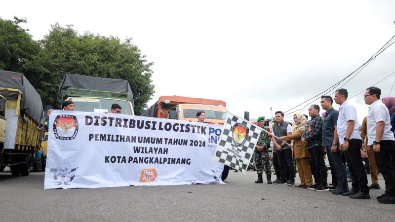 Pj Wali Kota Melepas Logistik Pemilu Tahun 2024 Dari Gudang KPU Kota Pangkalpinang