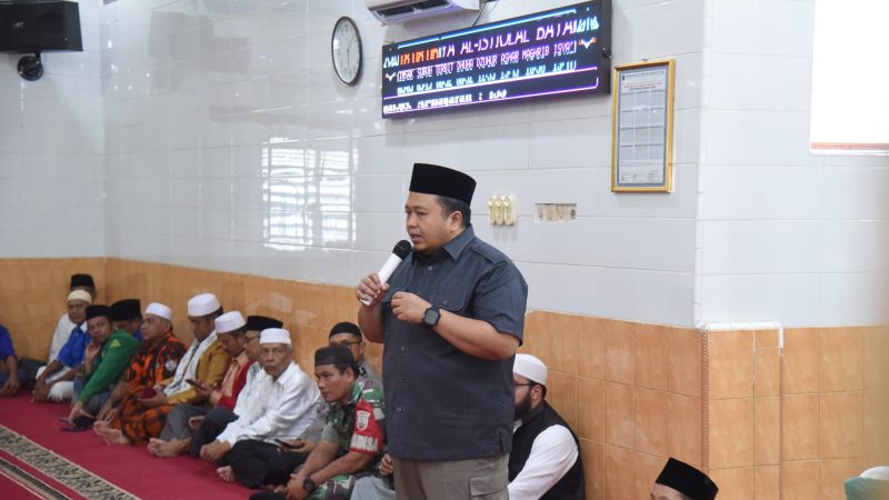 Bupati Tapsel Buka Puasa Sekaligus Sholat Tarawih Bersama Masyarakat Batang Toru