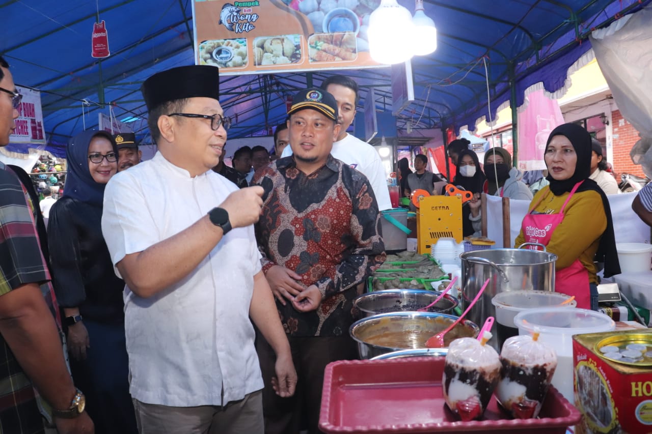 Ramadhan 1445 H 2024, Pj Wali Kota Jasman Membuka Secara Resmi Pasar Pabukoan