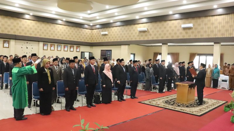 Lantik Pejabat di Lingkungan Pemko Payakumbuh, Jasman: Selamat Bekerja Tetap Ikuti Aturan dan Taat Hukum