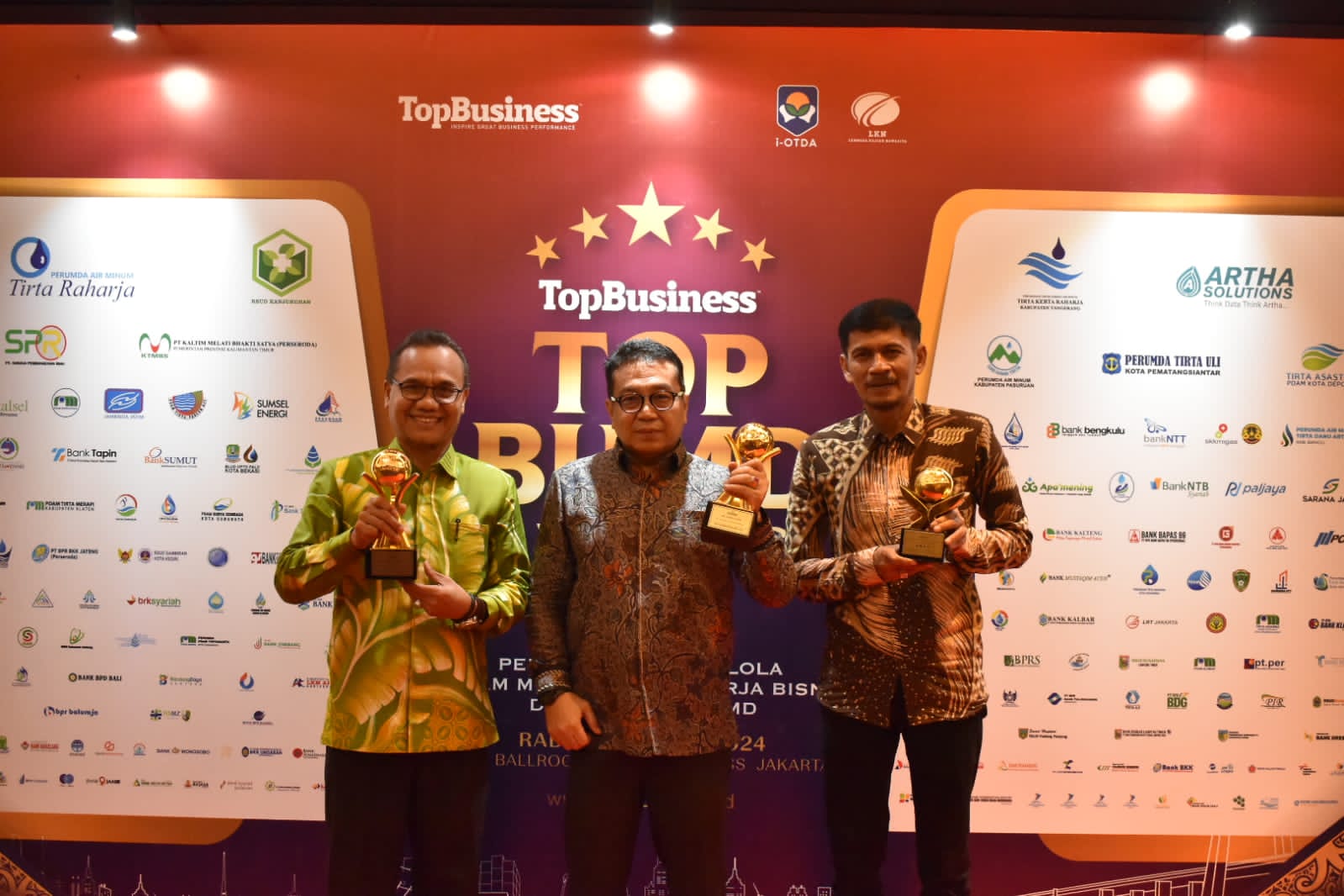 Pamtigo Payakumbuh Mendapatkan Tiga Penghargaan TOP BUMD Awars, Jasman: Terus Lahirkan Inovasi untuk Meningkatkan Pelayanan Terhadap Masyarakat