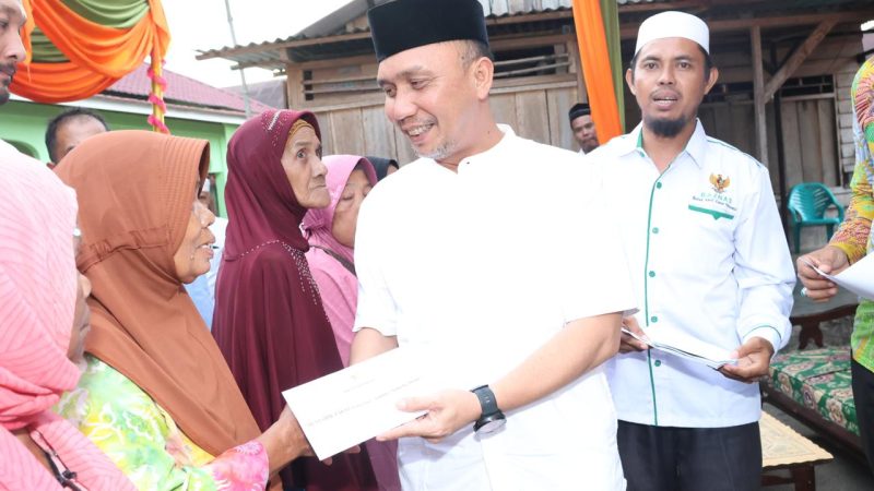 Safari Ramadan di Angkola Sangkunur, Pemkab Tapsel Salurkan Bantuan Ke Masyarakat
