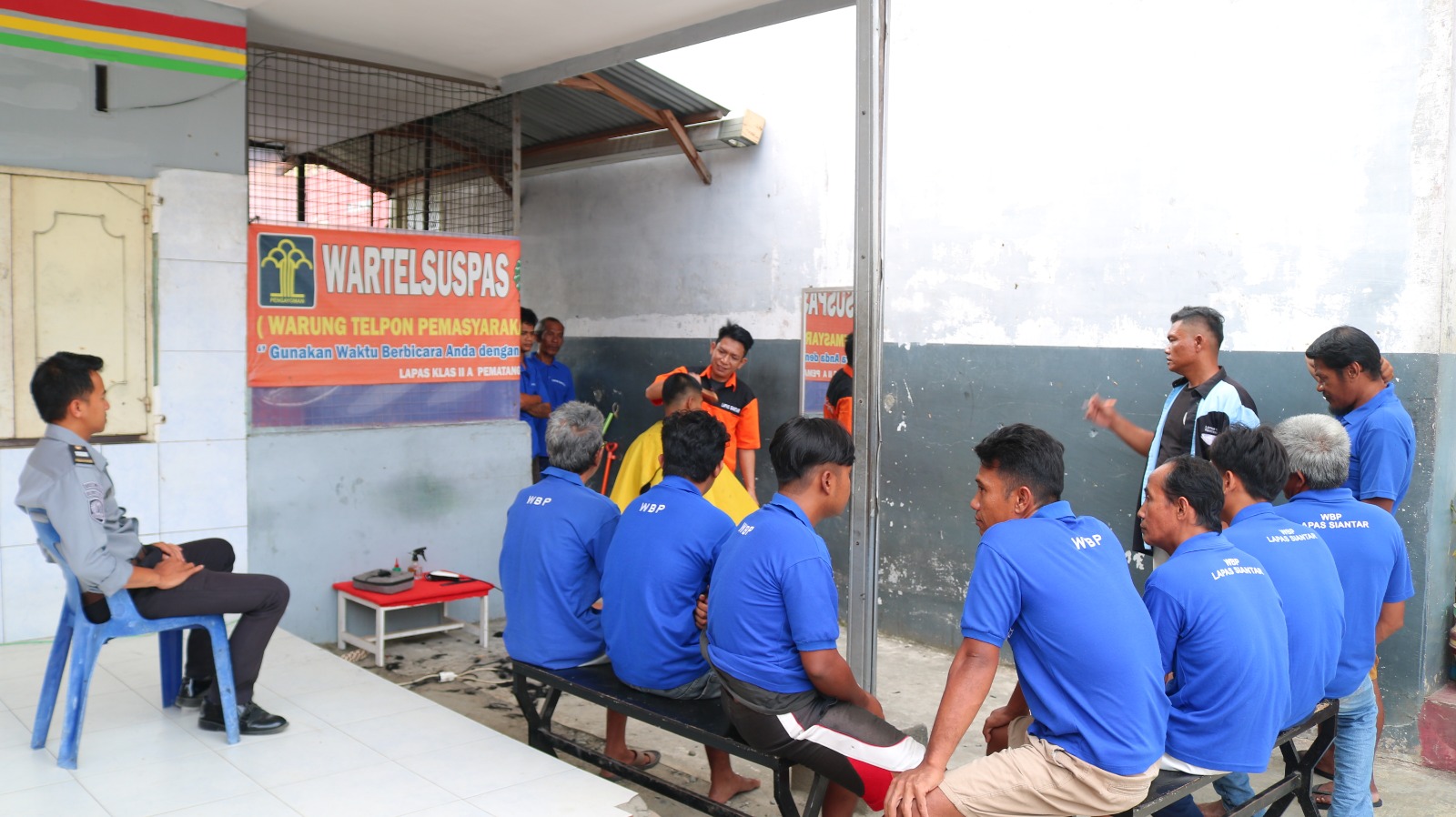 Bina Kesehehatan dan Kerapian, Lapas Kelas IIA Pematangsiantar Adakan Pangkas Ramadan Untuk Warga Binaan