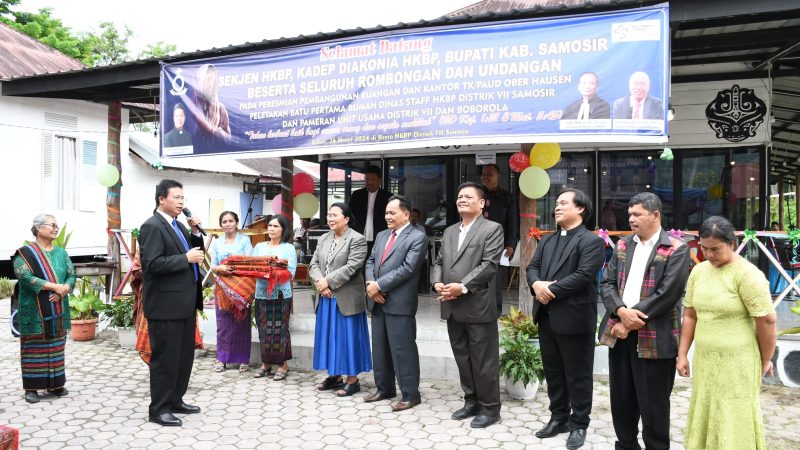 Bupati Samosir Bersama Sekjen HKBP Resmikan Ruangan dan Kantor TK Oberhausen Distrik VII Samosir