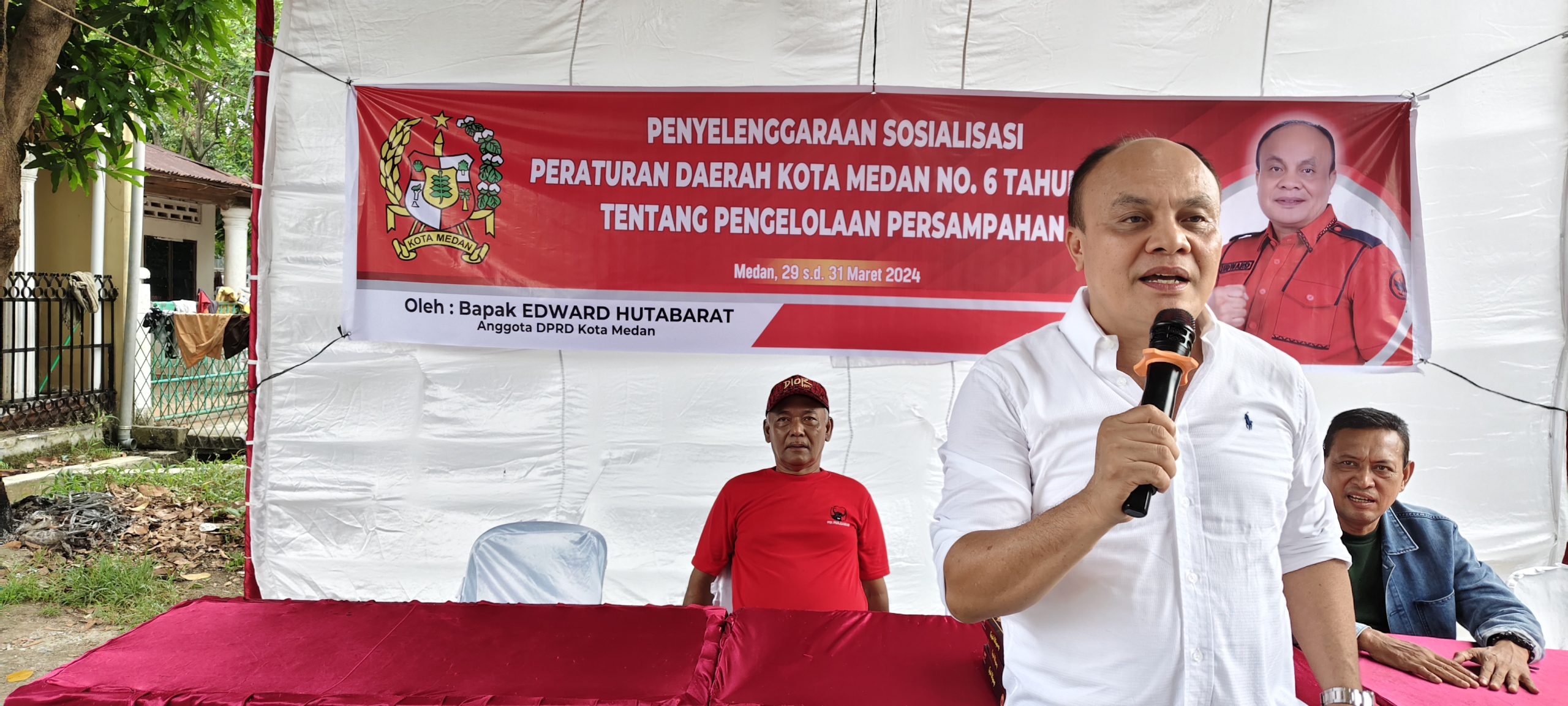 Edward Hutabarat :Buanglah Sampah pada tempatnya